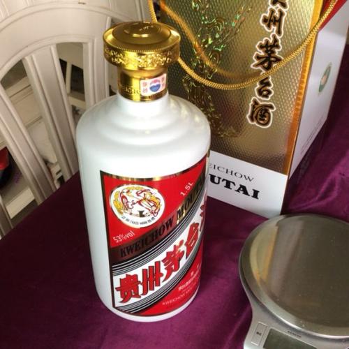 貴州茅臺(tái)酒 飛天茅臺(tái) 1.5l 53度 醬香型 白酒白酒品相不錯(cuò),相信蘇寧自